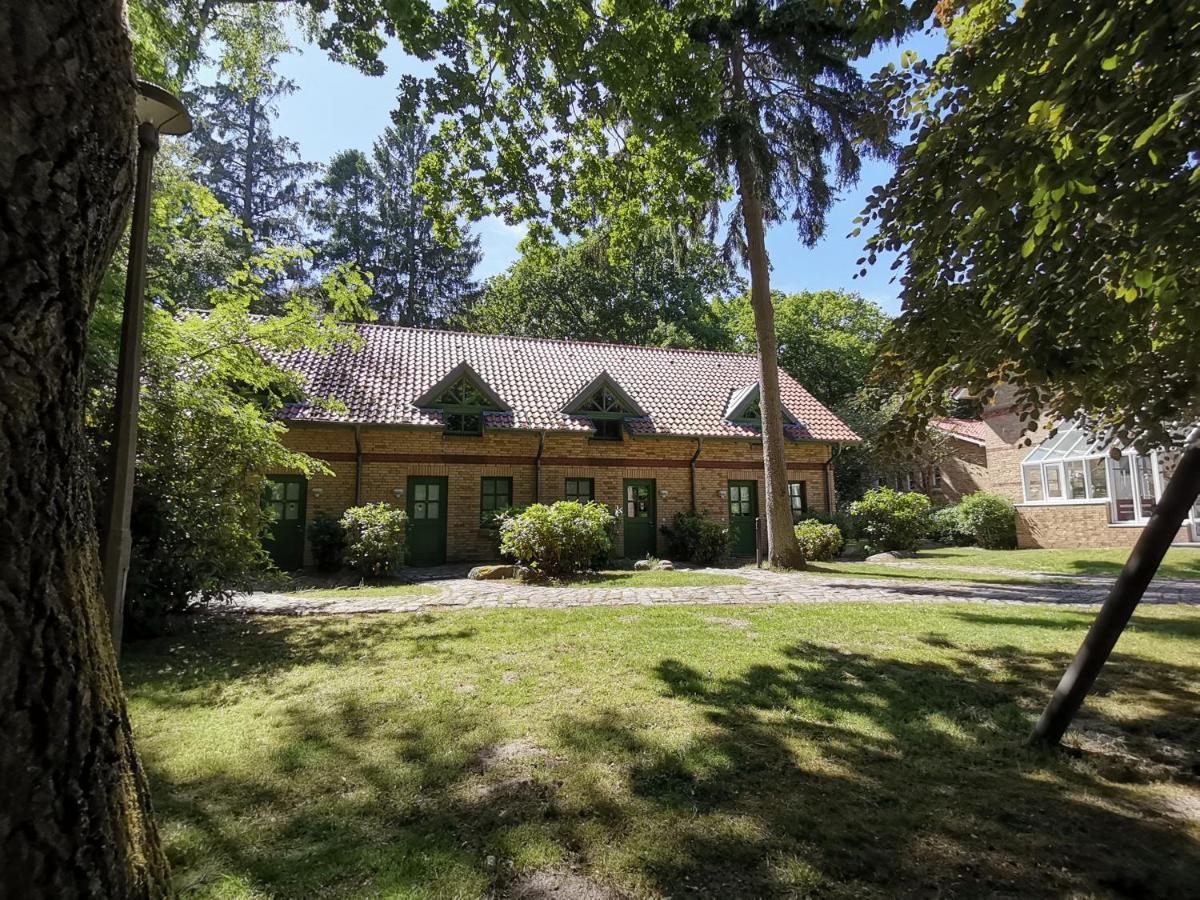 Hotel Schloesschen Sundische Wiese Zingst Eksteriør billede