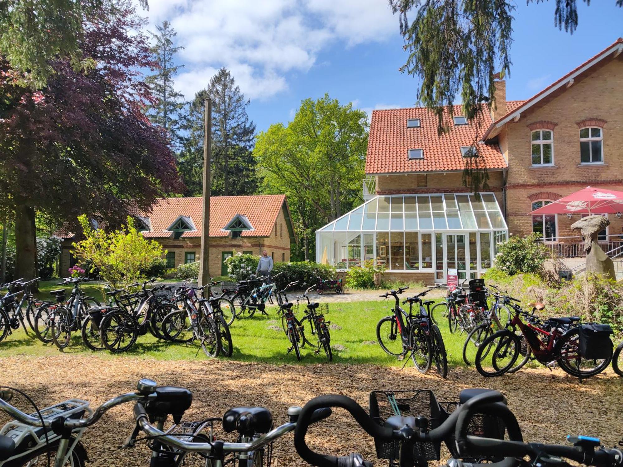 Hotel Schloesschen Sundische Wiese Zingst Eksteriør billede