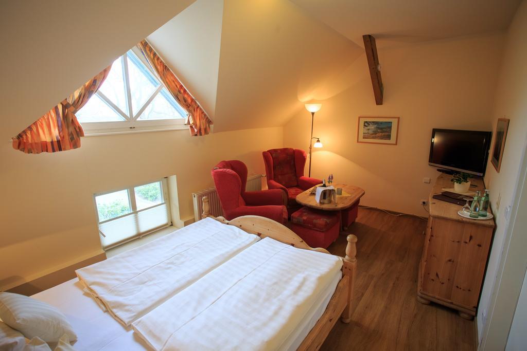 Hotel Schloesschen Sundische Wiese Zingst Eksteriør billede